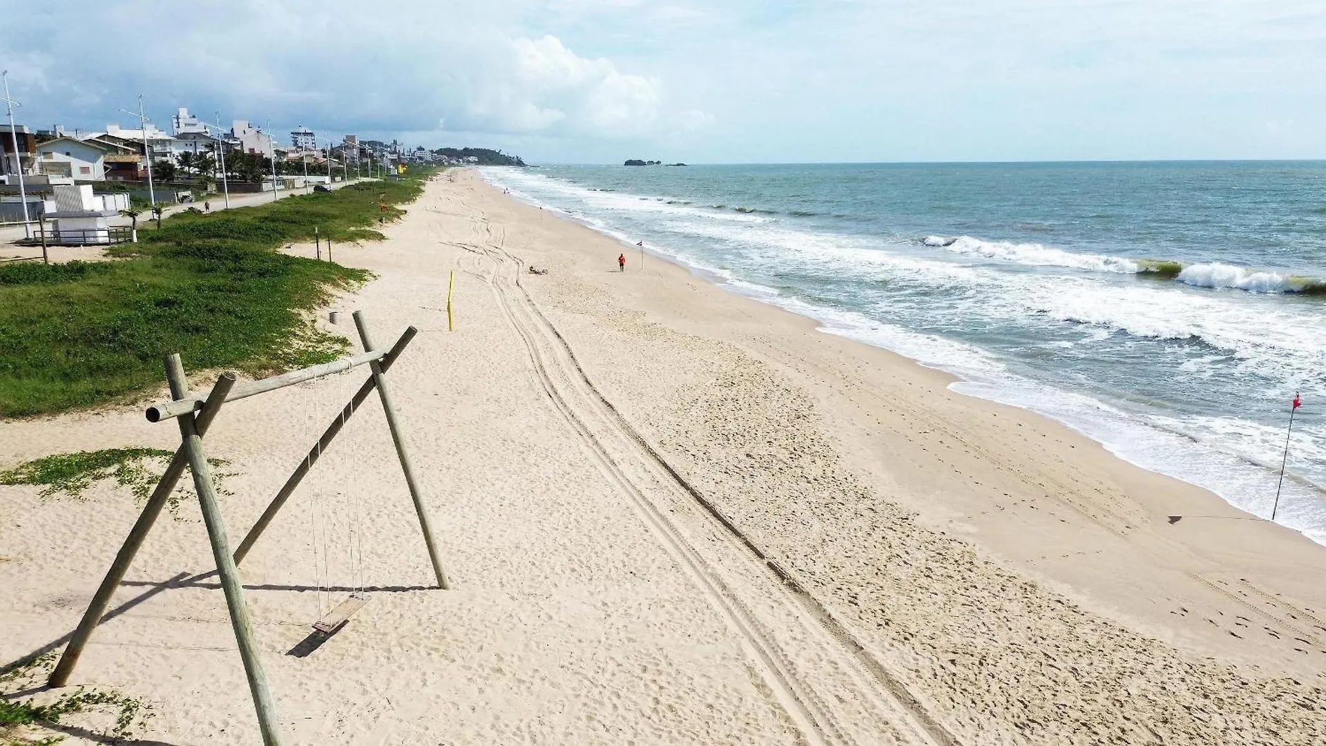 150M Da Praia Em Um Fantastico Edificio Em Balneario Piçarras Brazílie
