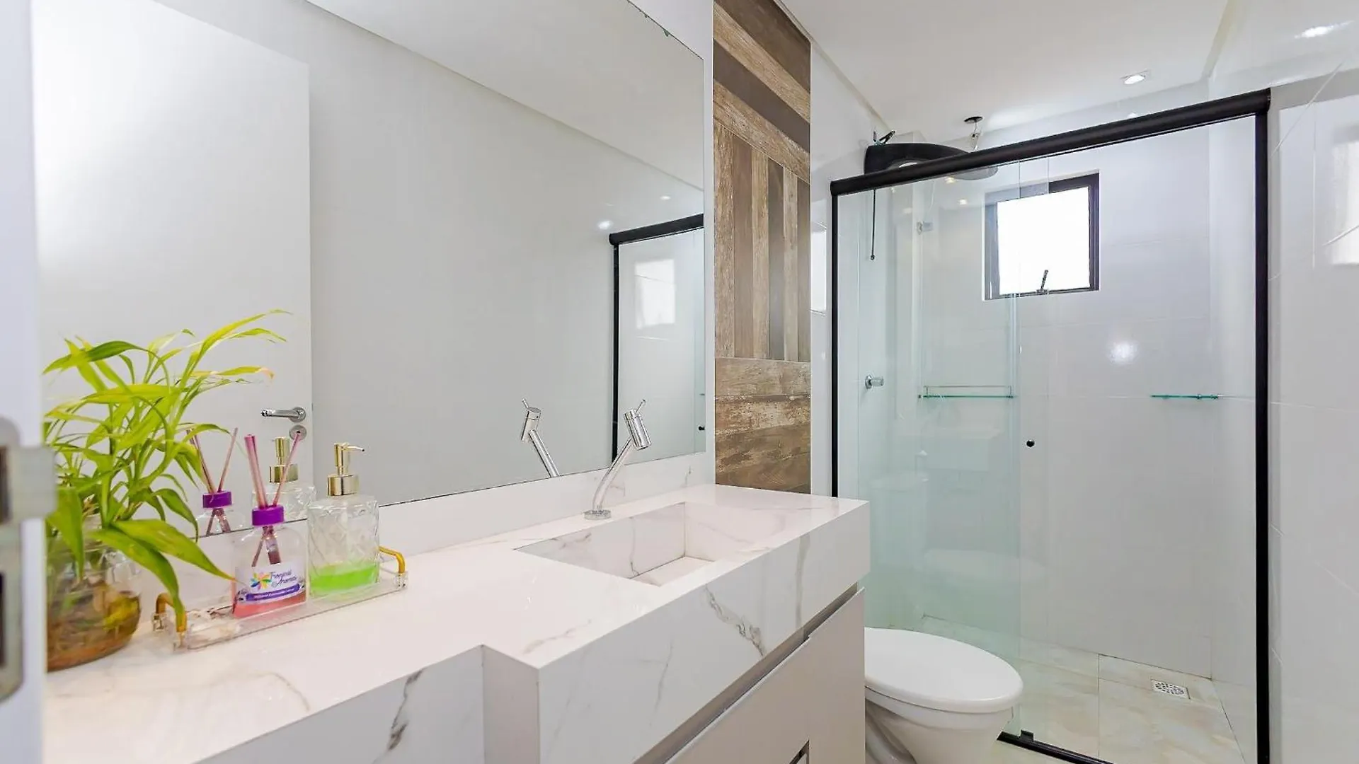 Apartment 150M Da Praia Em Um Fantastico Edificio Em Balneario Picarras Brazil